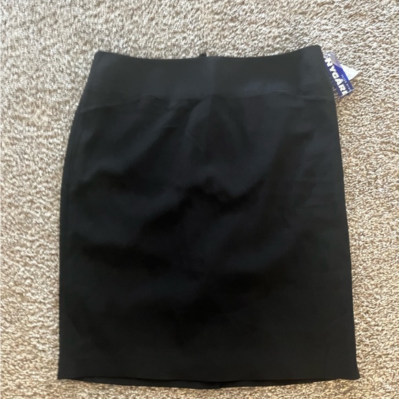 *NEVER WORN* Peter Nygard Skirt - Picture 1 of 2